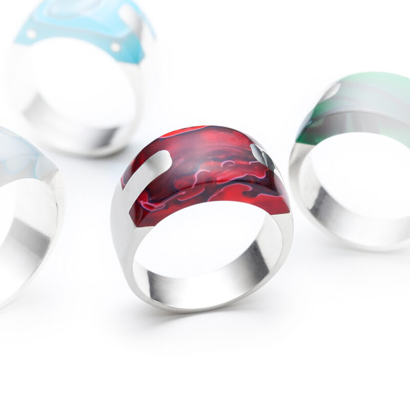 Red groove ring