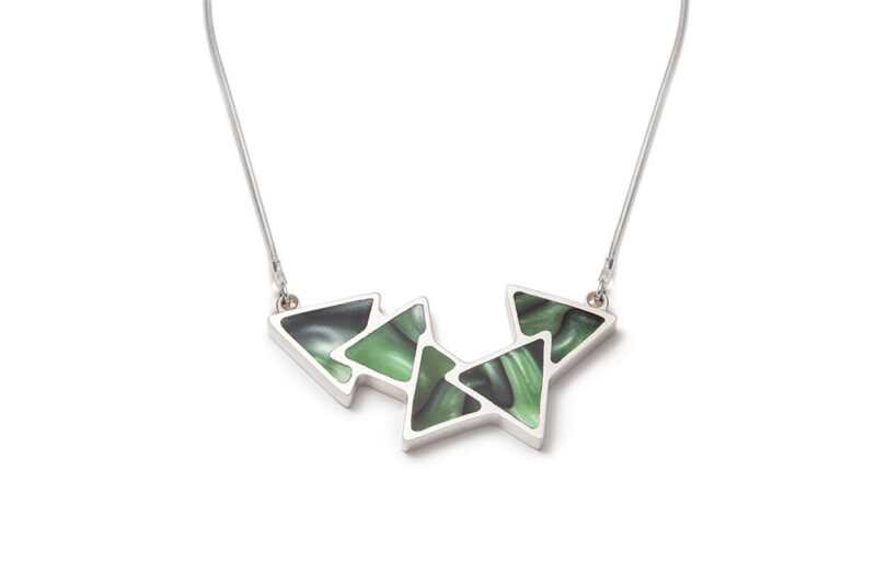 Reversible necklace 5 triangles