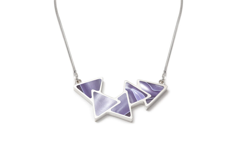 Collier argent triangle lilas